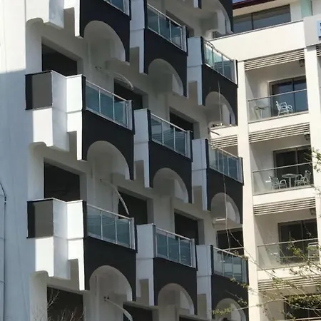 La Beirut فندق مرمريس