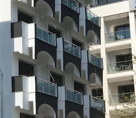 La Beirut מלון מרמריס