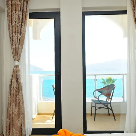 La Beirut فندق مرمريس